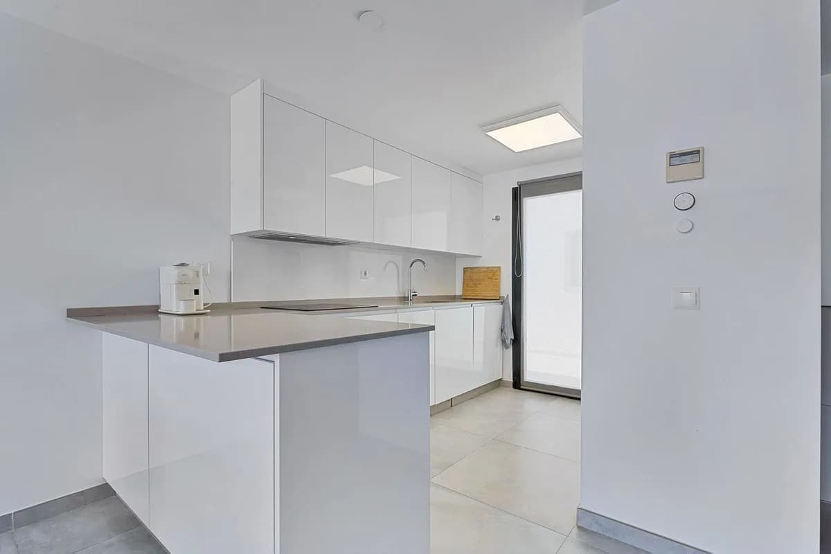 3 Bedroom Townhouse for Sale in Fuengirola, Málaga - Image 9