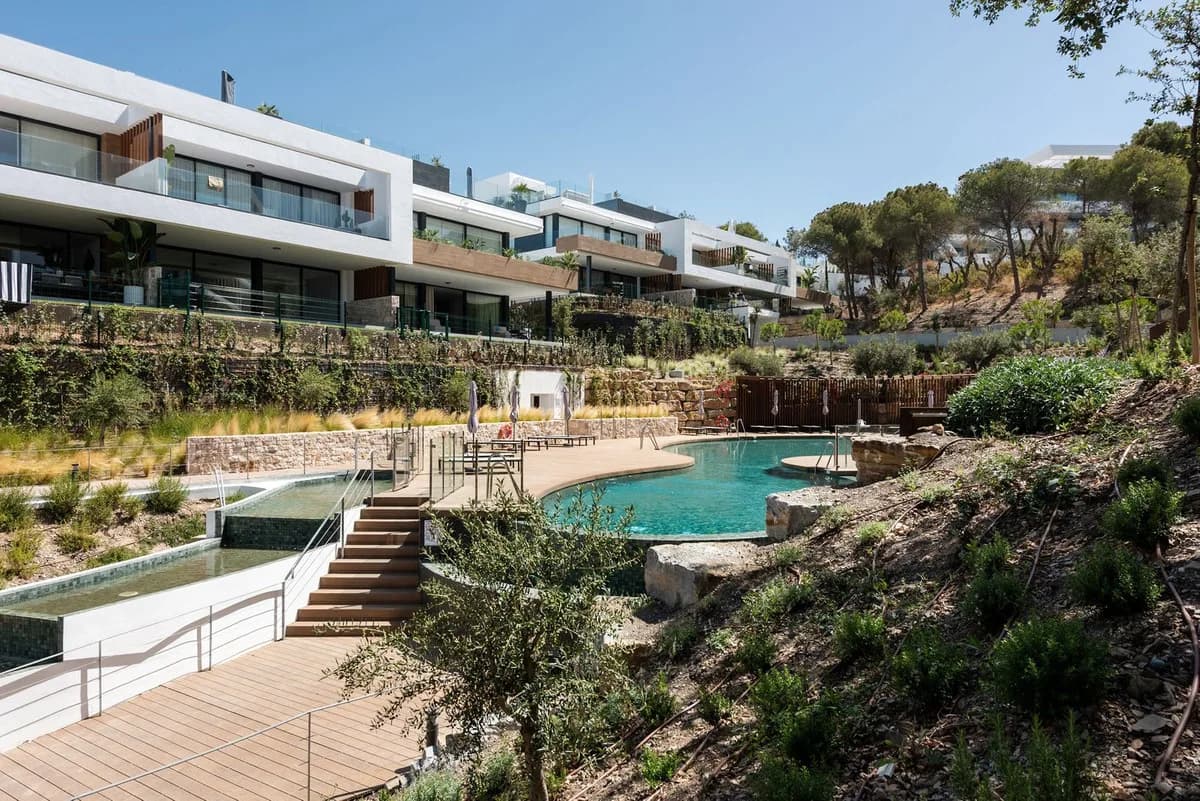 3 Bedroom Ground Floor Apartment for Sale in Artola, Málaga