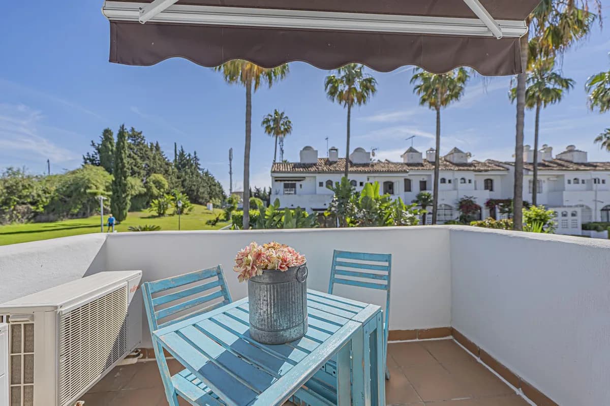 2 Bedroom Townhouse for Sale in Atalaya, Málaga - Image 4