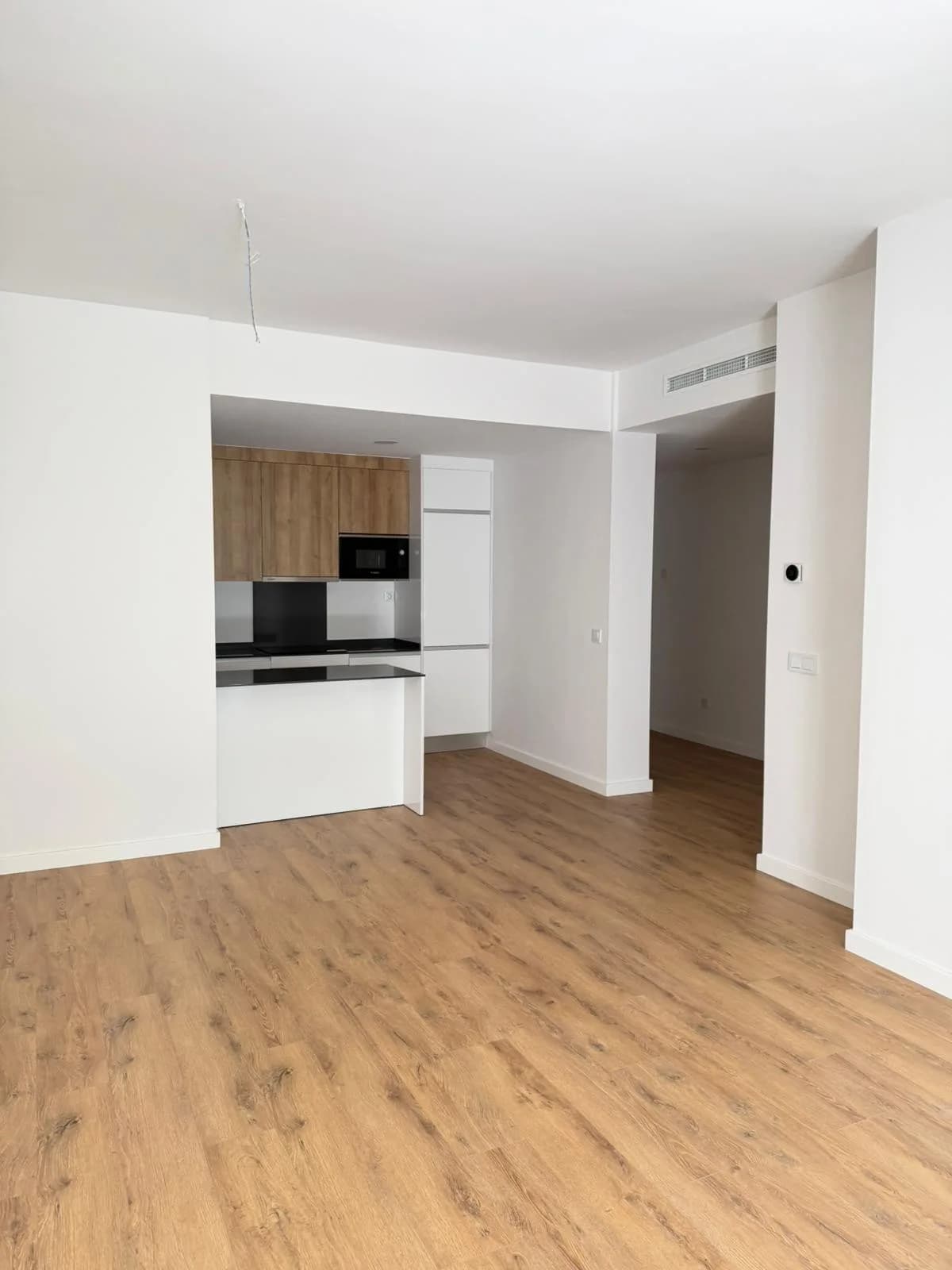 2 Bedroom Middle Floor Apartment for Sale in Estepona, Málaga - Image 8