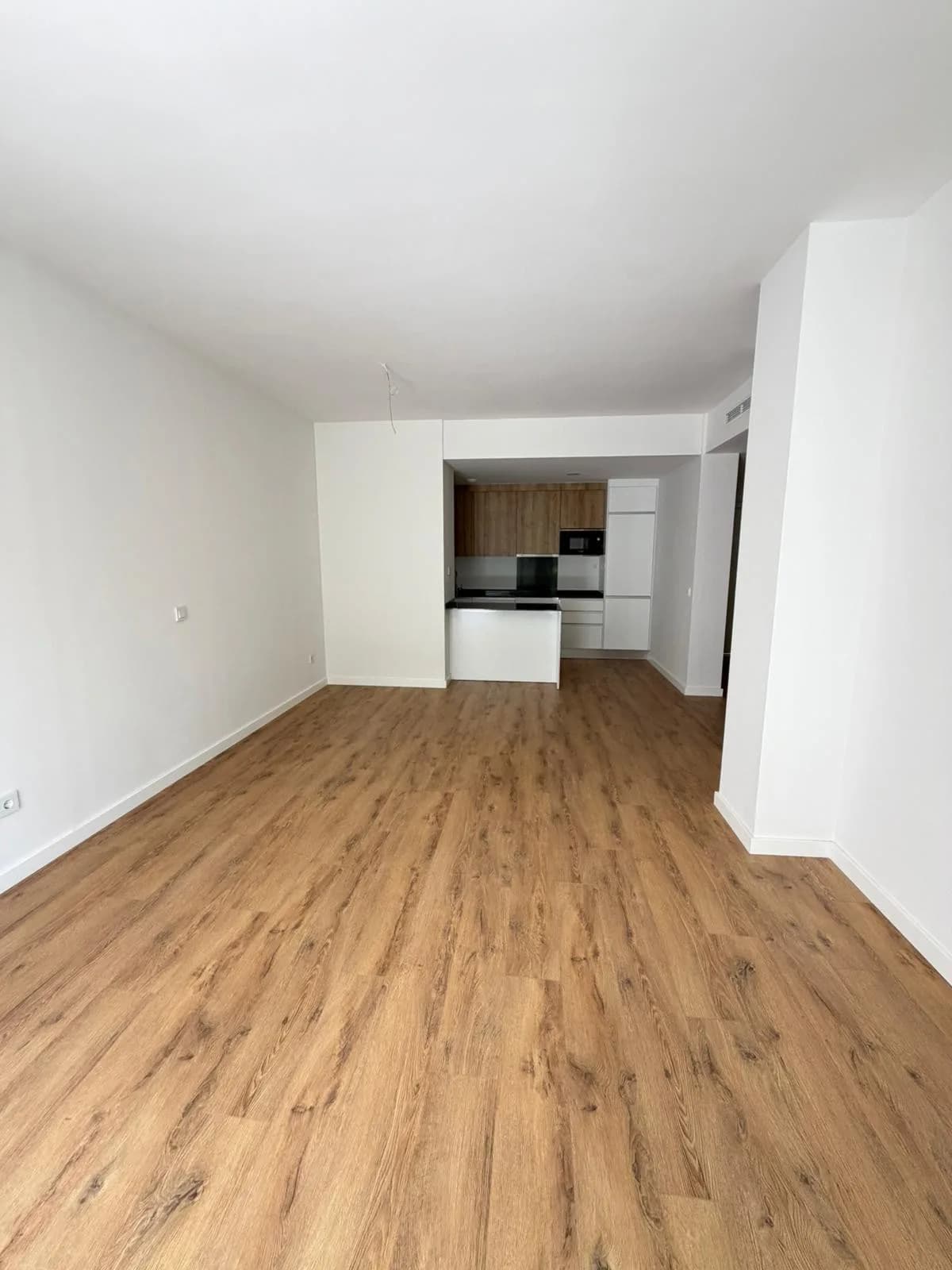 2 Bedroom Middle Floor Apartment for Sale in Estepona, Málaga - Image 9
