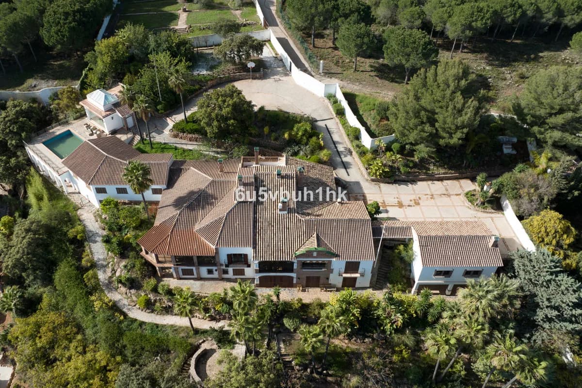 13 Bedroom Detached Villa for Sale in Alhaurín el Grande, Málaga