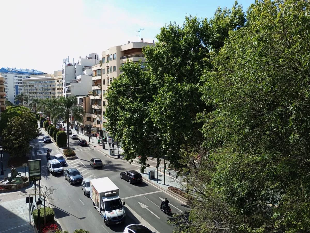 3 Bedroom Middle Floor Apartment for Sale in Marbella, Málaga
