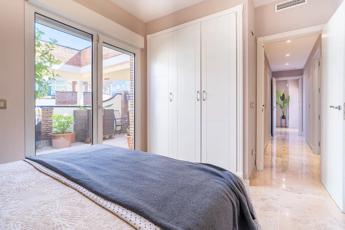 3 Bedroom Penthouse for Sale in Riviera del Sol, Málaga - Image 2