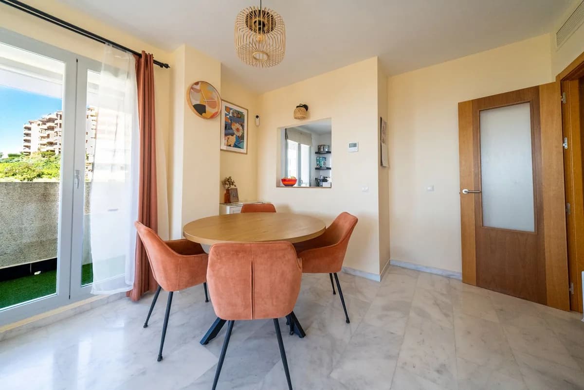 3 Bedroom Middle Floor Apartment for Sale in Riviera del Sol, Málaga - Image 4