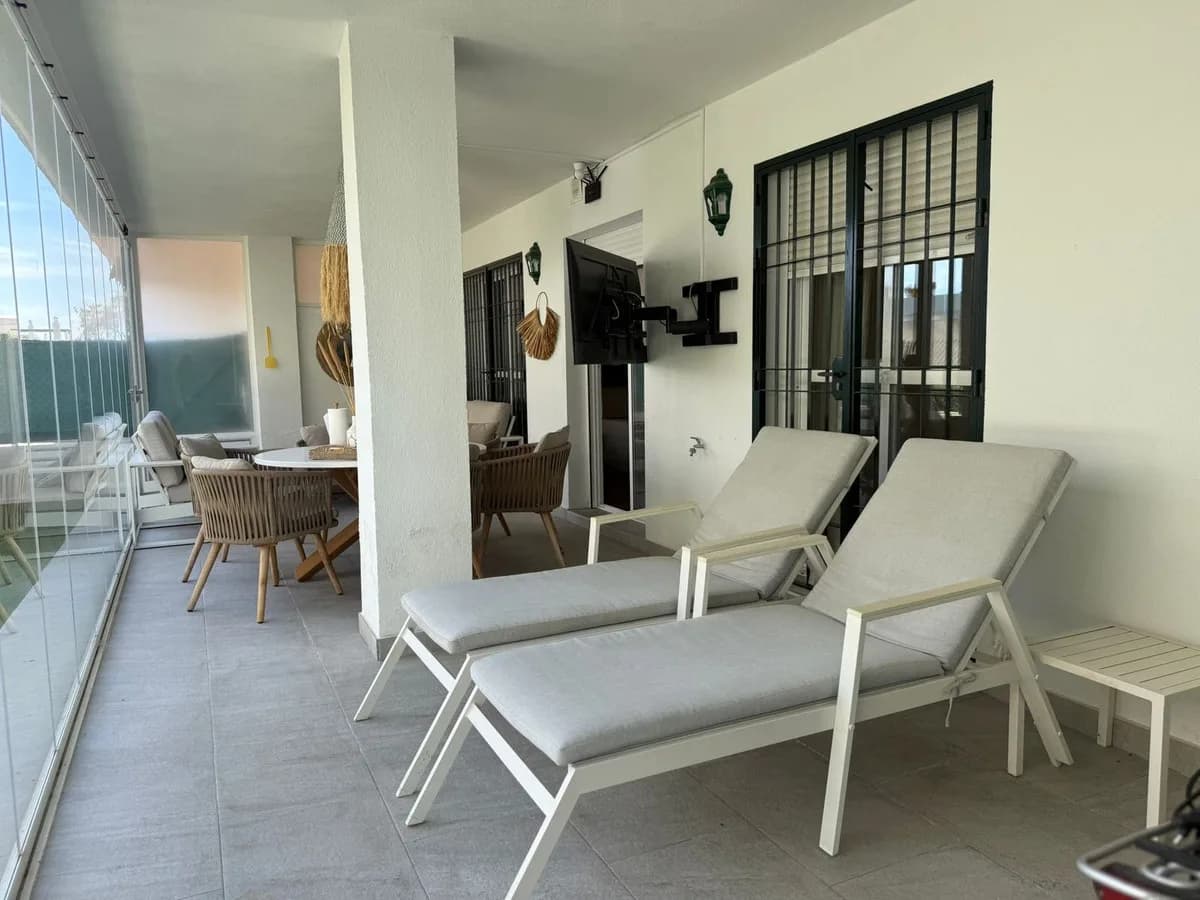 2 Bedroom Ground Floor Apartment for Sale in Nueva Andalucía, Málaga - Image 3
