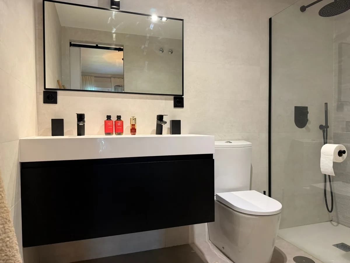 2 Bedroom Ground Floor Apartment for Sale in Nueva Andalucía, Málaga - Image 7