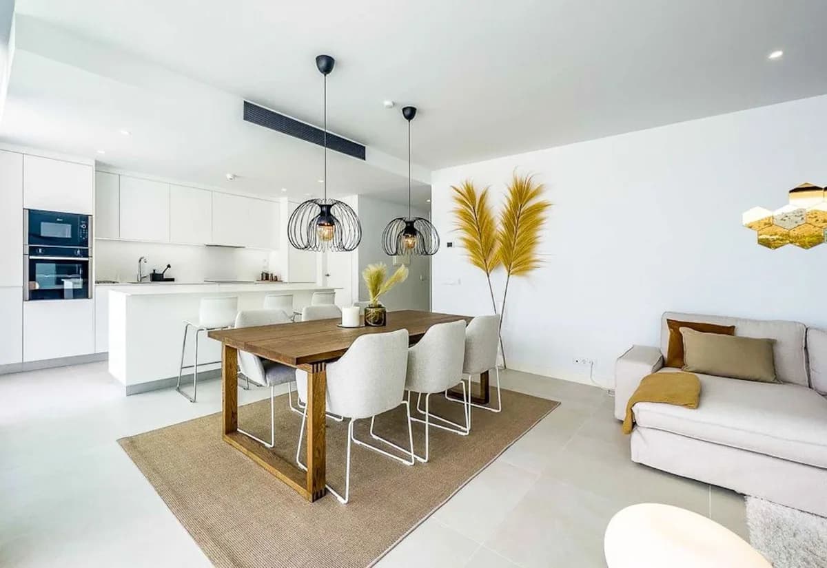 2 Bedroom Middle Floor Apartment for Sale in Fuengirola, Málaga - Image 6