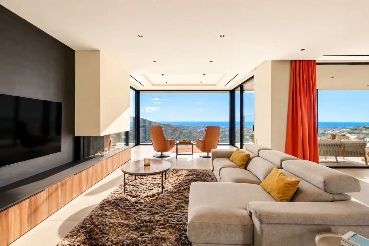 5 Bedroom Detached Villa for Sale in Benahavís, Málaga - Image 7