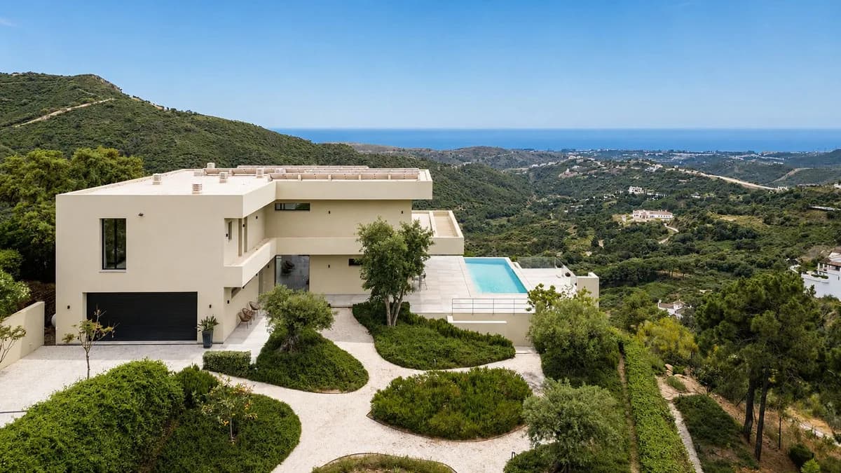 5 Bedroom Detached Villa for Sale in Benahavís, Málaga - Image 9