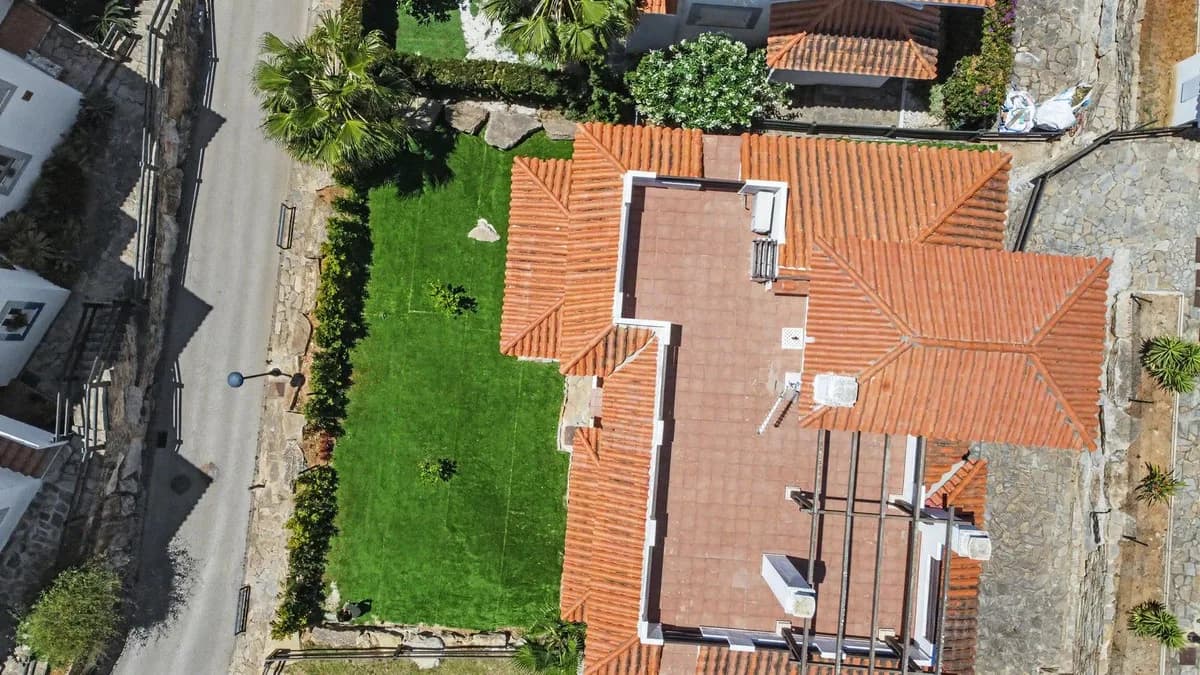 6 Bedroom Detached Villa for Sale in Manilva, Málaga - Image 4