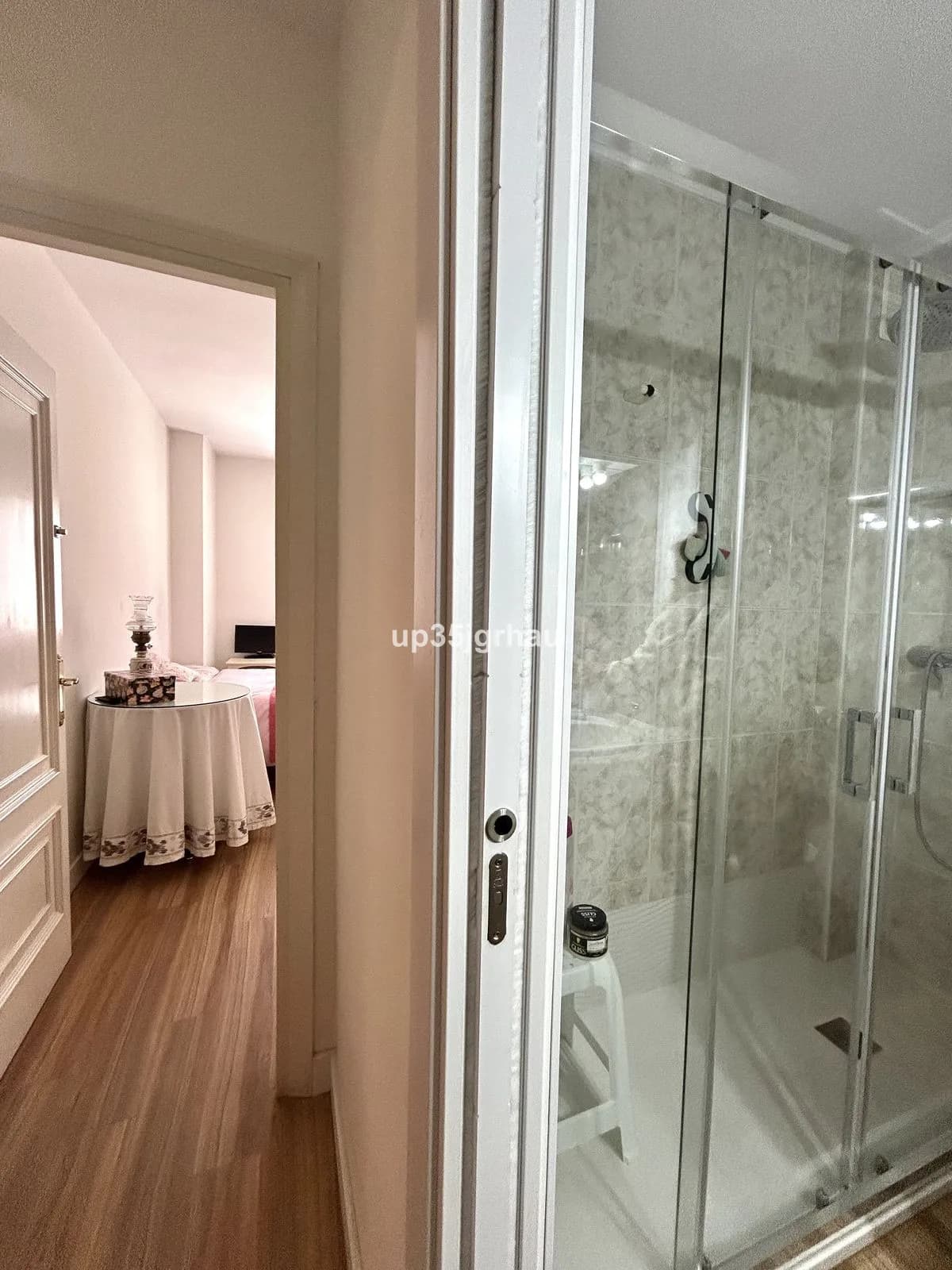 2 Bedroom Middle Floor Apartment for Sale in Estepona, Málaga - Image 8