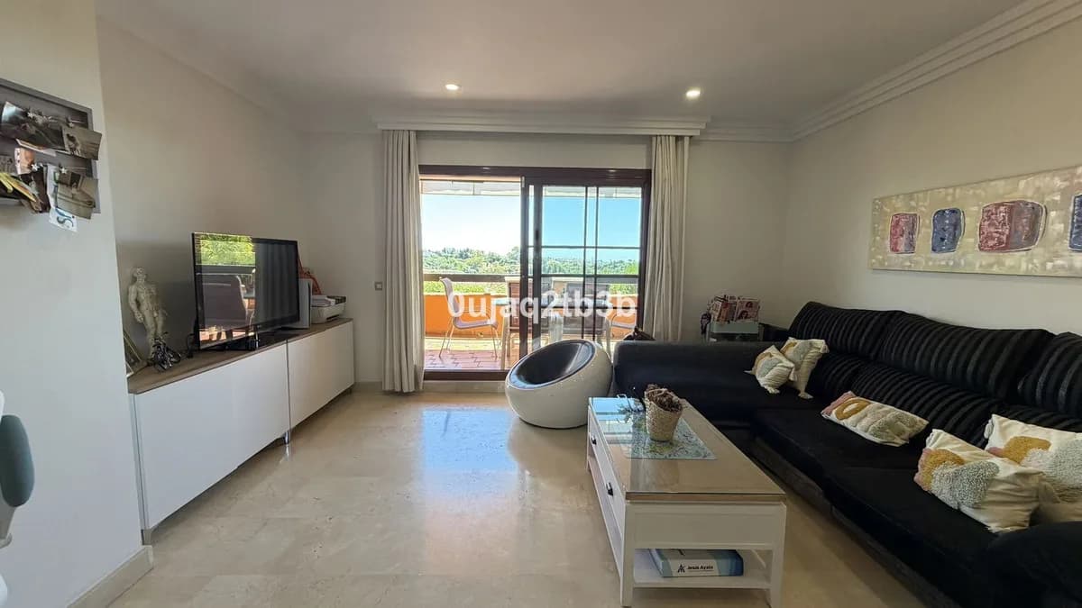 2 Bedroom Ground Floor Apartment for Sale in Benahavís, Málaga - Image 3