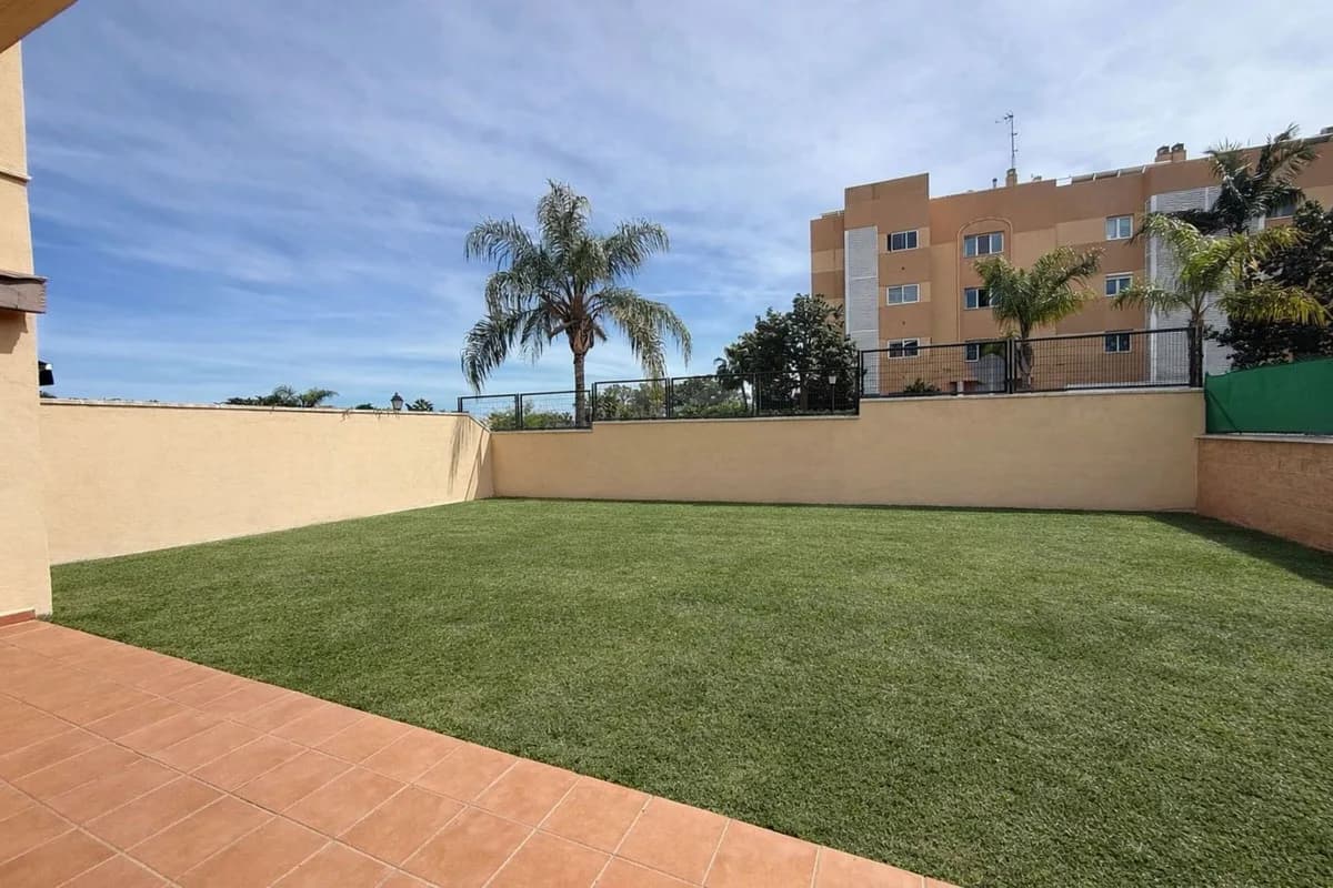 3 Bedroom Ground Floor Apartment for Sale in Estepona, Málaga