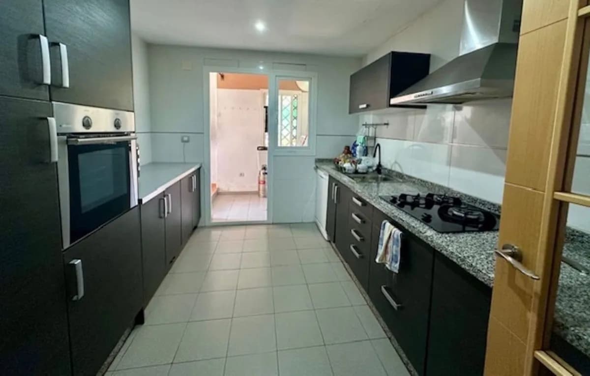3 Bedroom Ground Floor Apartment for Sale in Estepona, Málaga - Image 6