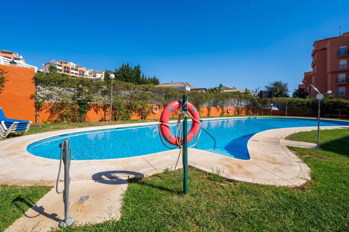 2 Bedroom Penthouse Duplex for Sale in La Duquesa, Málaga - Image 2