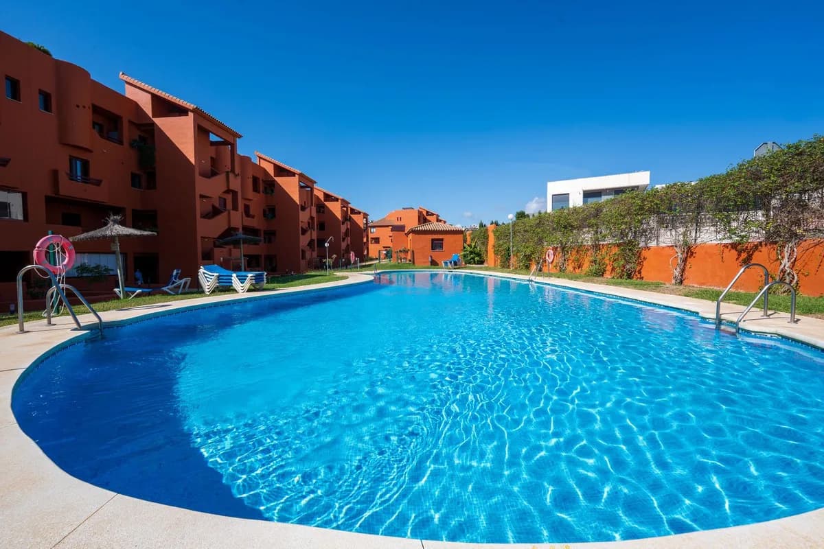 2 Bedroom Penthouse Duplex for Sale in La Duquesa, Málaga - Image 4