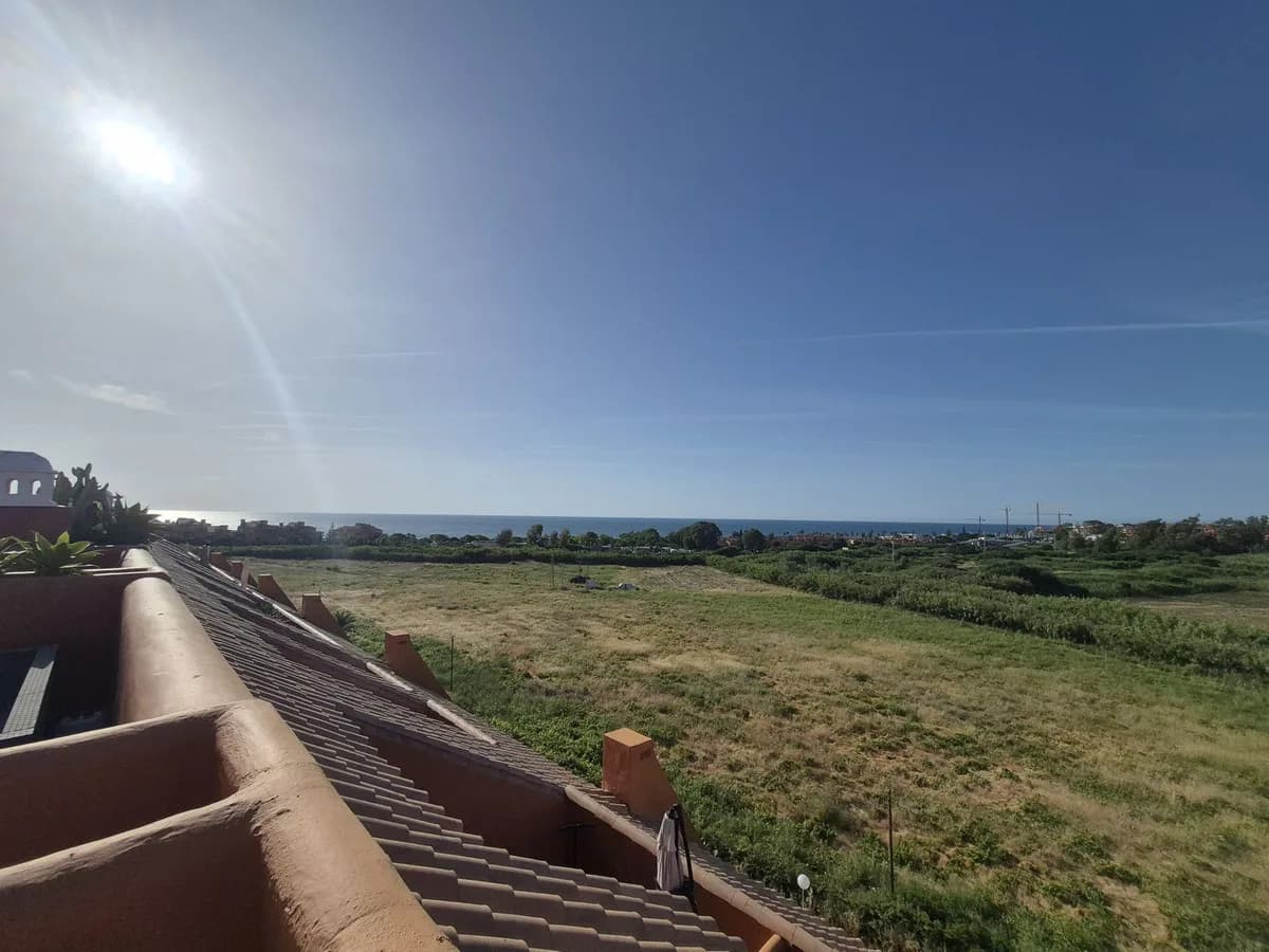 2 Bedroom Penthouse Duplex for Sale in La Duquesa, Málaga - Image 7