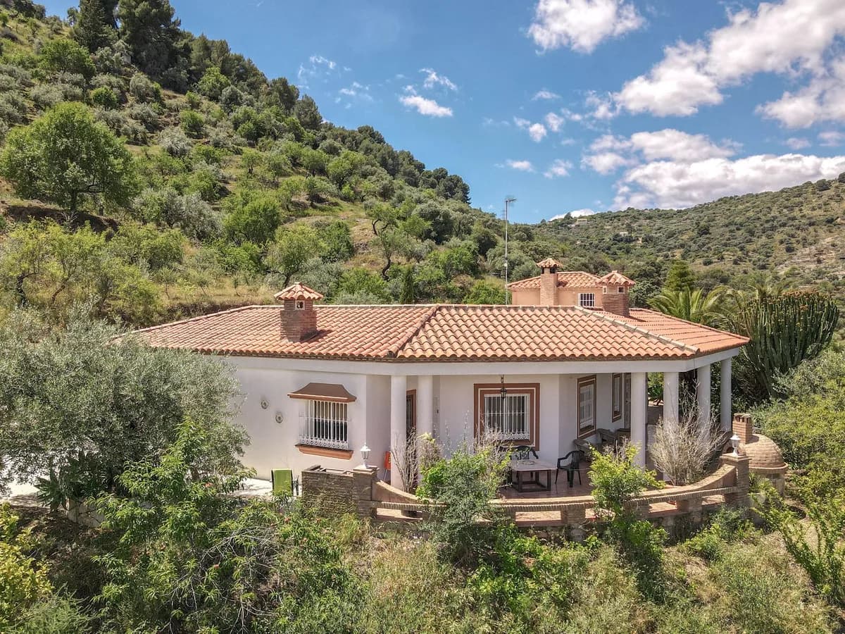 3 Bedroom Detached Villa for Sale in Monda, Málaga
