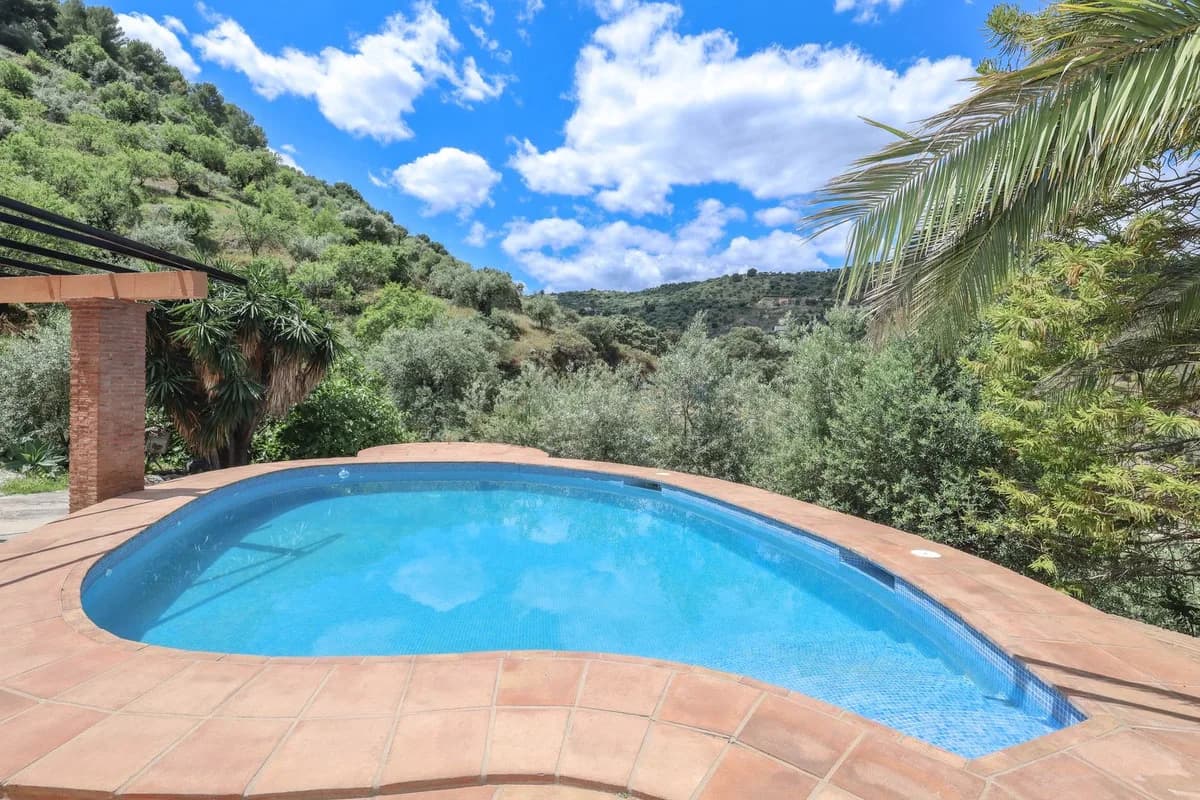3 Bedroom Detached Villa for Sale in Monda, Málaga - Image 3
