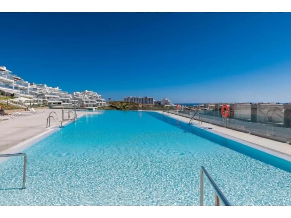 3 Bedroom Semi-Detached House for Sale in Cancelada, Málaga - Image 2