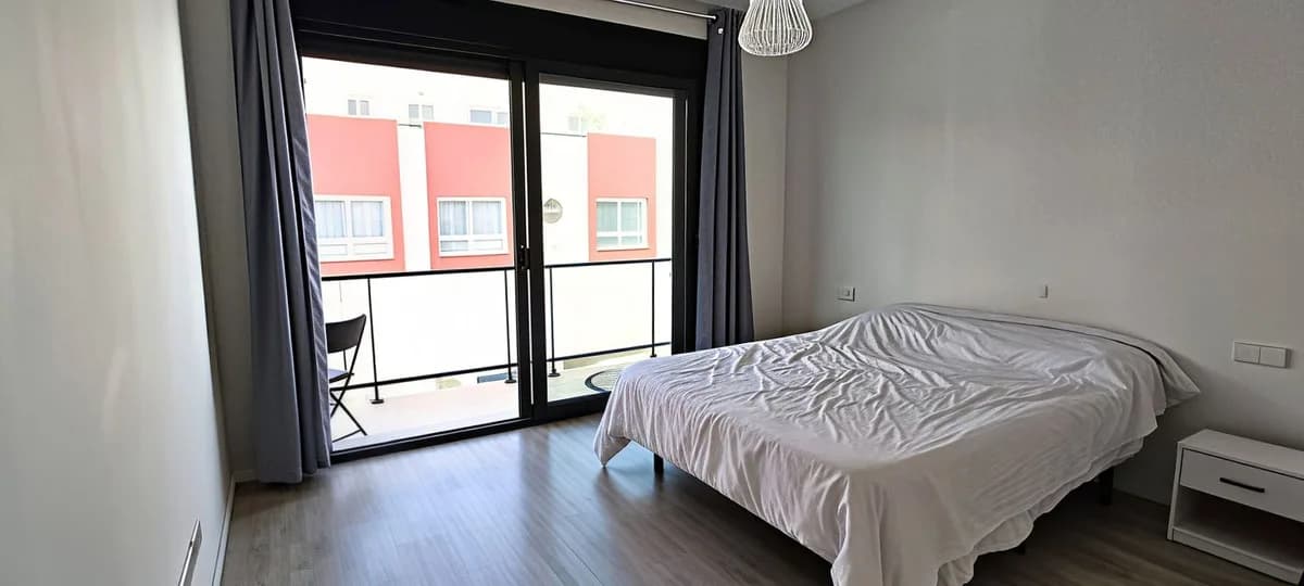2 Bedroom Middle Floor Apartment for Sale in Cancelada, Málaga - Image 4