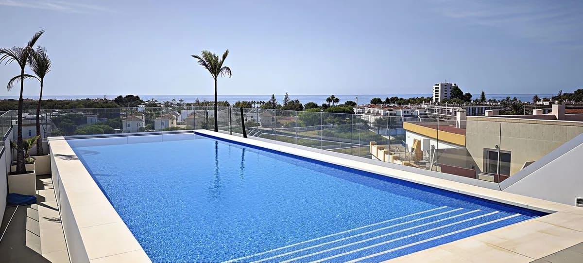 2 Bedroom Middle Floor Apartment for Sale in Cancelada, Málaga - Image 7