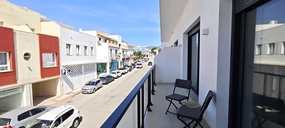 2 Bedroom Middle Floor Apartment for Sale in Cancelada, Málaga - Image 8