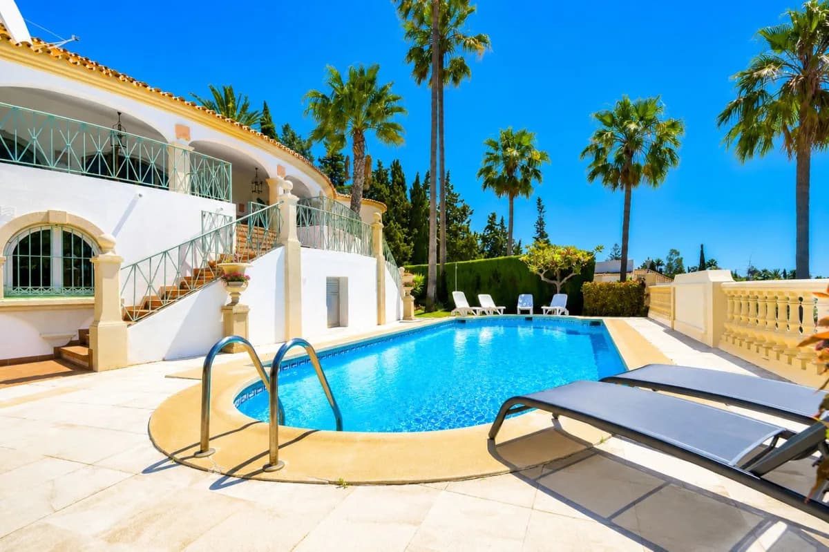 6 Bedroom Detached Villa for Sale in Hacienda Las Chapas, Málaga - Image 6