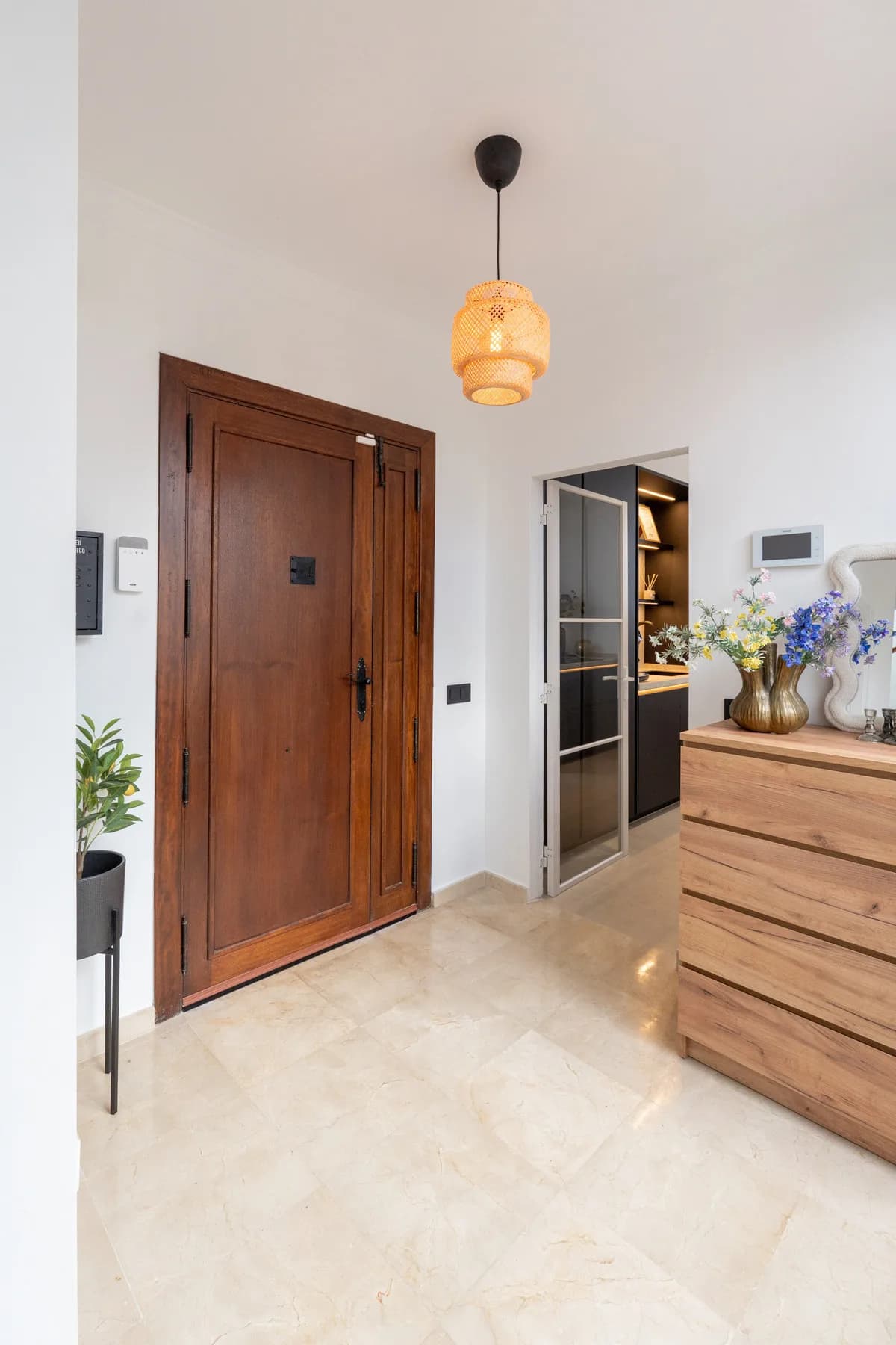 4 Bedroom Detached Villa for Sale in Estepona, Málaga - Image 3