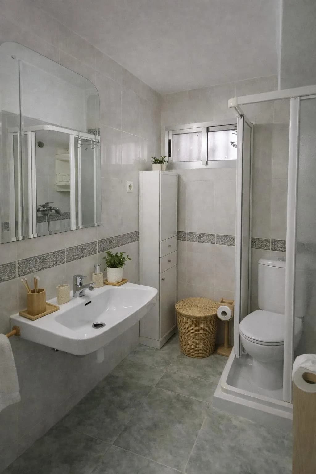 2 Bedroom Ground Floor Apartment for Sale in Benalmadena, Málaga - Image 8