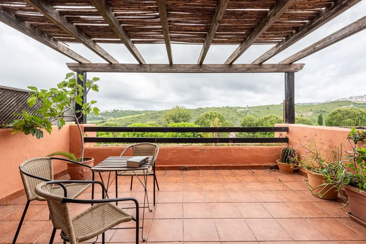 1 Bedroom Middle Floor Apartment for Sale in Casares, Málaga