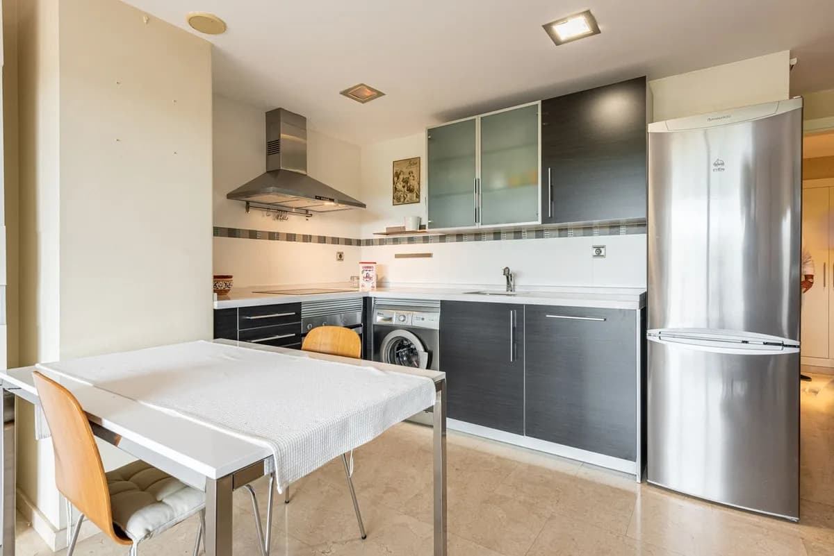 1 Bedroom Middle Floor Apartment for Sale in Casares, Málaga - Image 6
