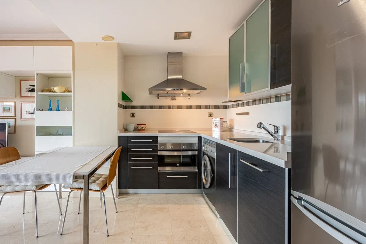 1 Bedroom Middle Floor Apartment for Sale in Casares, Málaga - Image 7