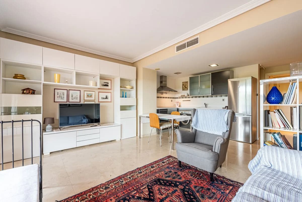 1 Bedroom Middle Floor Apartment for Sale in Casares, Málaga - Image 9