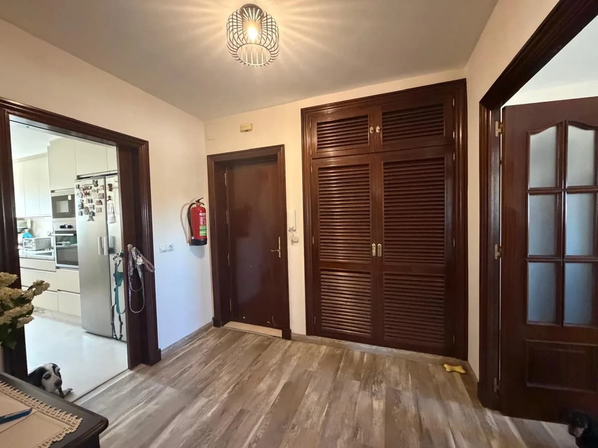 3 Bedroom Middle Floor Apartment for Sale in Ronda, Málaga - Image 7