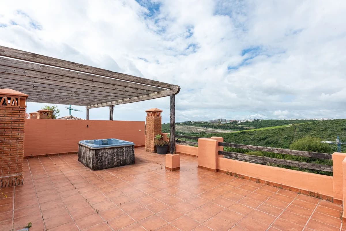 2 Bedroom Penthouse Duplex for Sale in Casares, Málaga