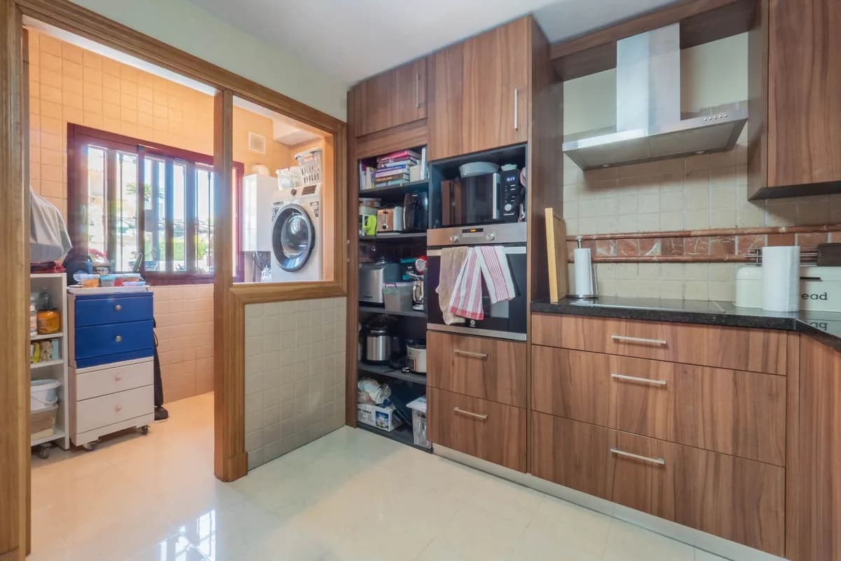 5 Bedroom Townhouse for Sale in Coín, Málaga - Image 6