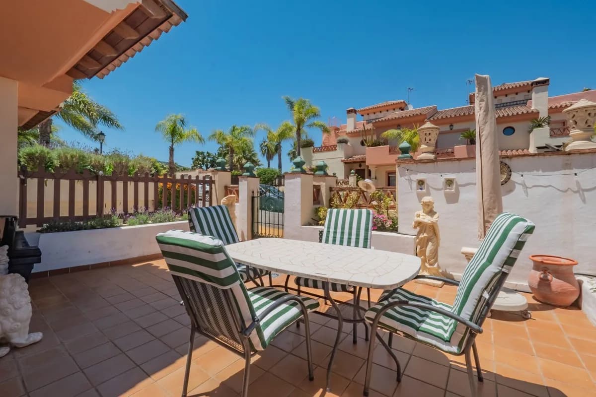 5 Bedroom Townhouse for Sale in Coín, Málaga - Image 8