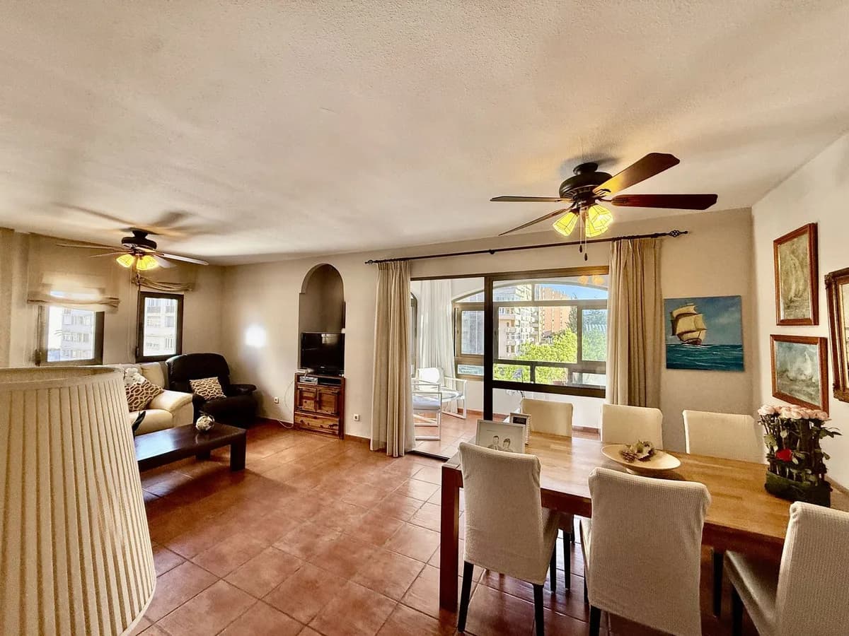 3 Bedroom Middle Floor Apartment for Sale in Recinto Ferial, Málaga