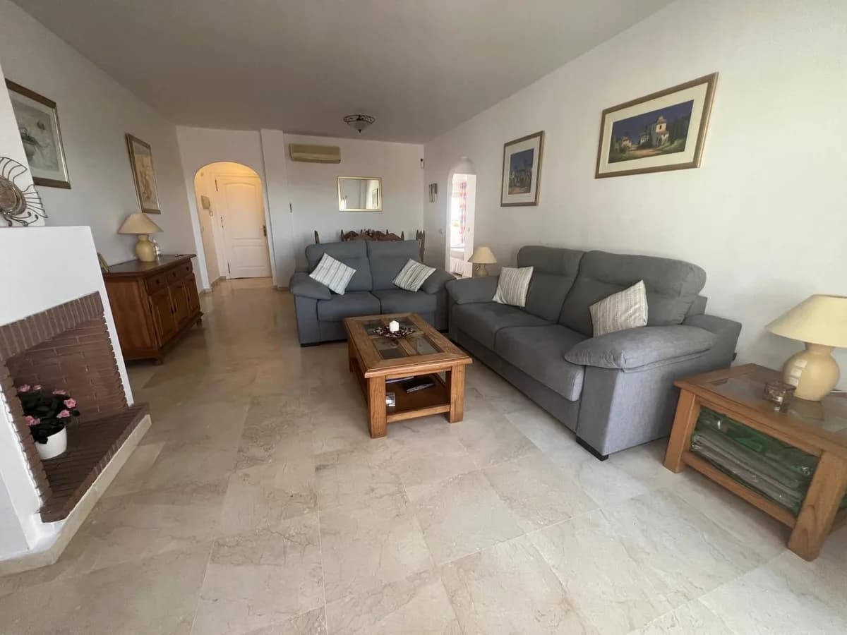 2 Bedroom Penthouse for Sale in Bel Air, Málaga - Image 4