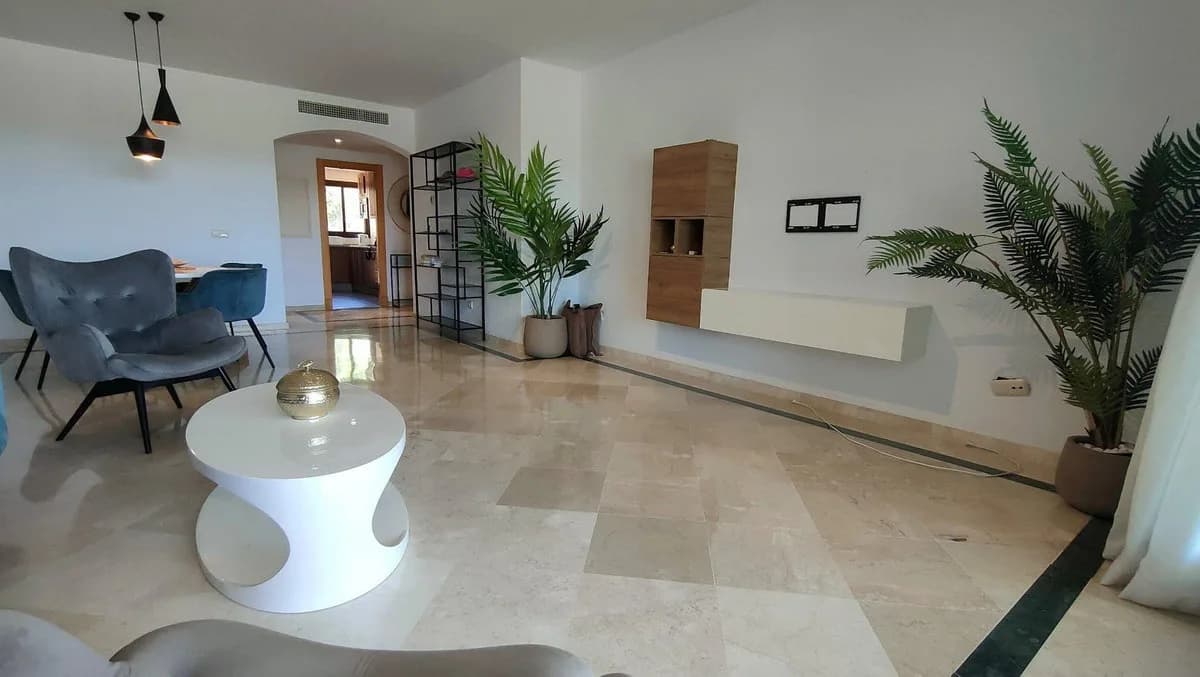 2 Bedroom Middle Floor Apartment for Sale in Casares Playa, Málaga - Image 8