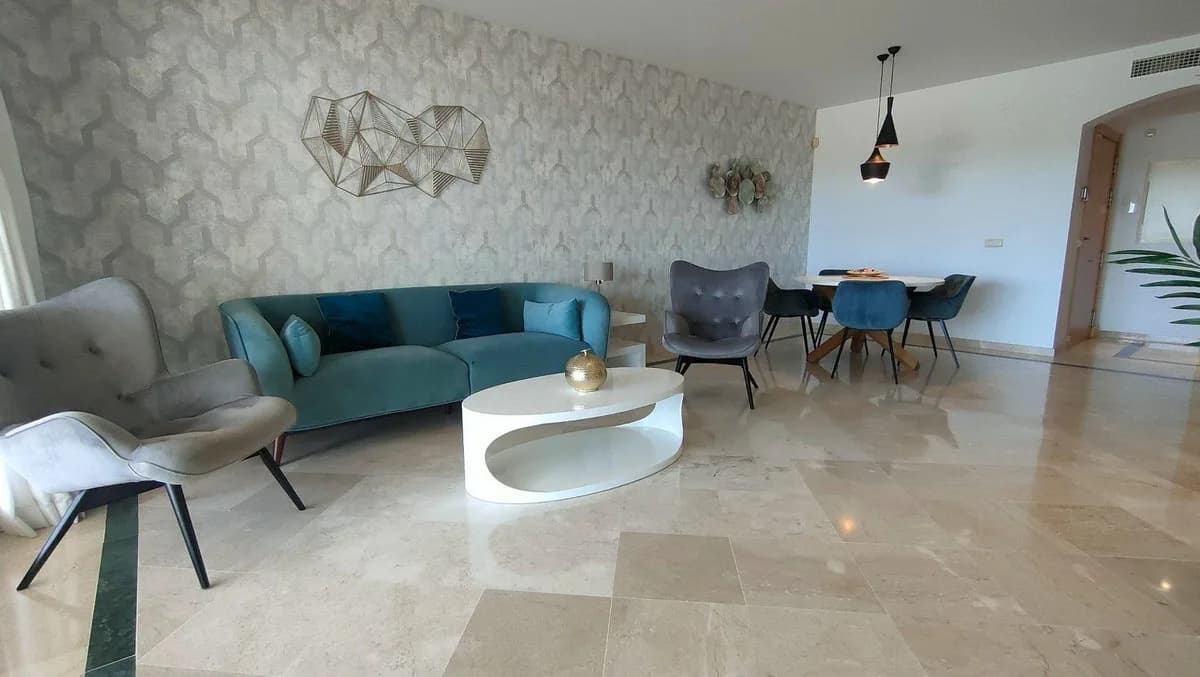 2 Bedroom Middle Floor Apartment for Sale in Casares Playa, Málaga - Image 9