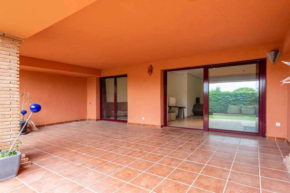 2 Bedroom Ground Floor Apartment for Sale in Casares, Málaga - Image 4