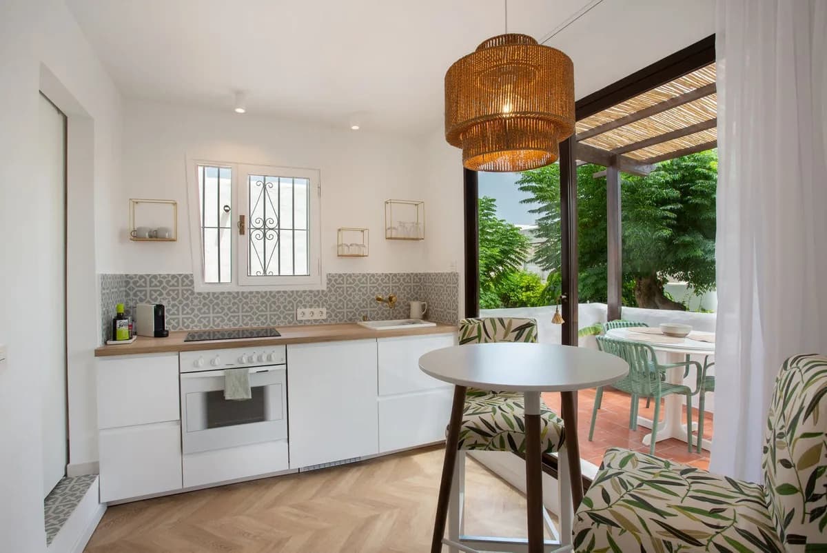 1 Bedroom Top Floor Apartment for Sale in New Golden Mile, Málaga - Image 4
