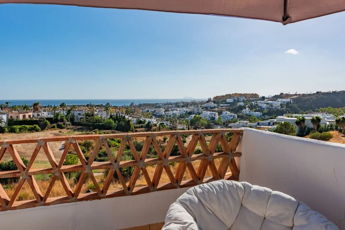3 Bedroom Townhouse for Sale in Estepona, Málaga - Image 2