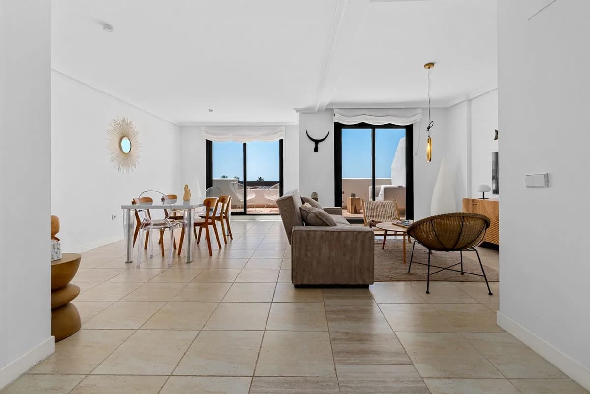 3 Bedroom Townhouse for Sale in Estepona, Málaga - Image 7