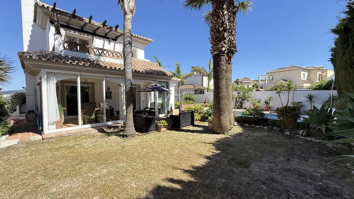 3 Bedroom Detached Villa for Sale in Coín, Málaga - Image 2