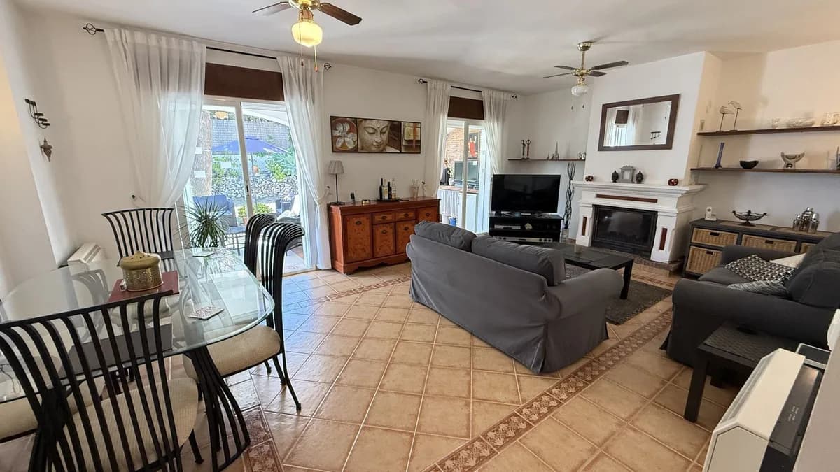 3 Bedroom Detached Villa for Sale in Coín, Málaga - Image 7