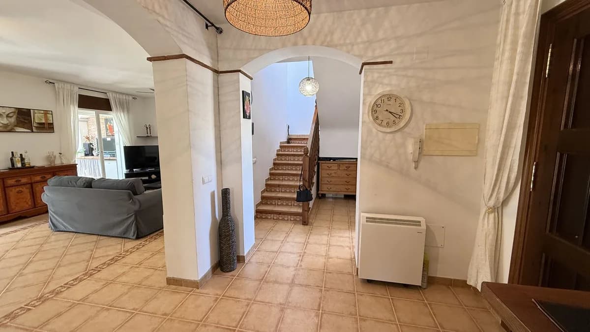 3 Bedroom Detached Villa for Sale in Coín, Málaga - Image 9